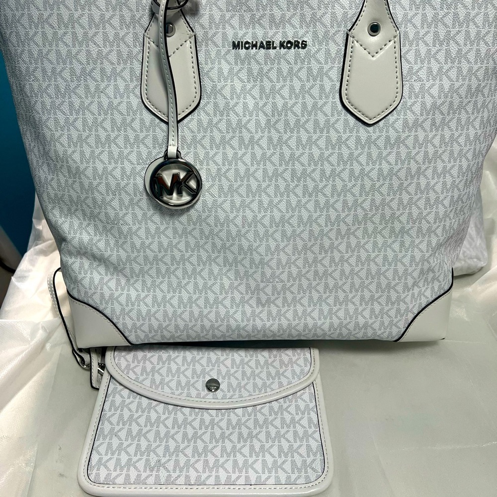 Michael Kors Tote